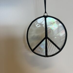 Let the peace shine in glas in lood peace hanger